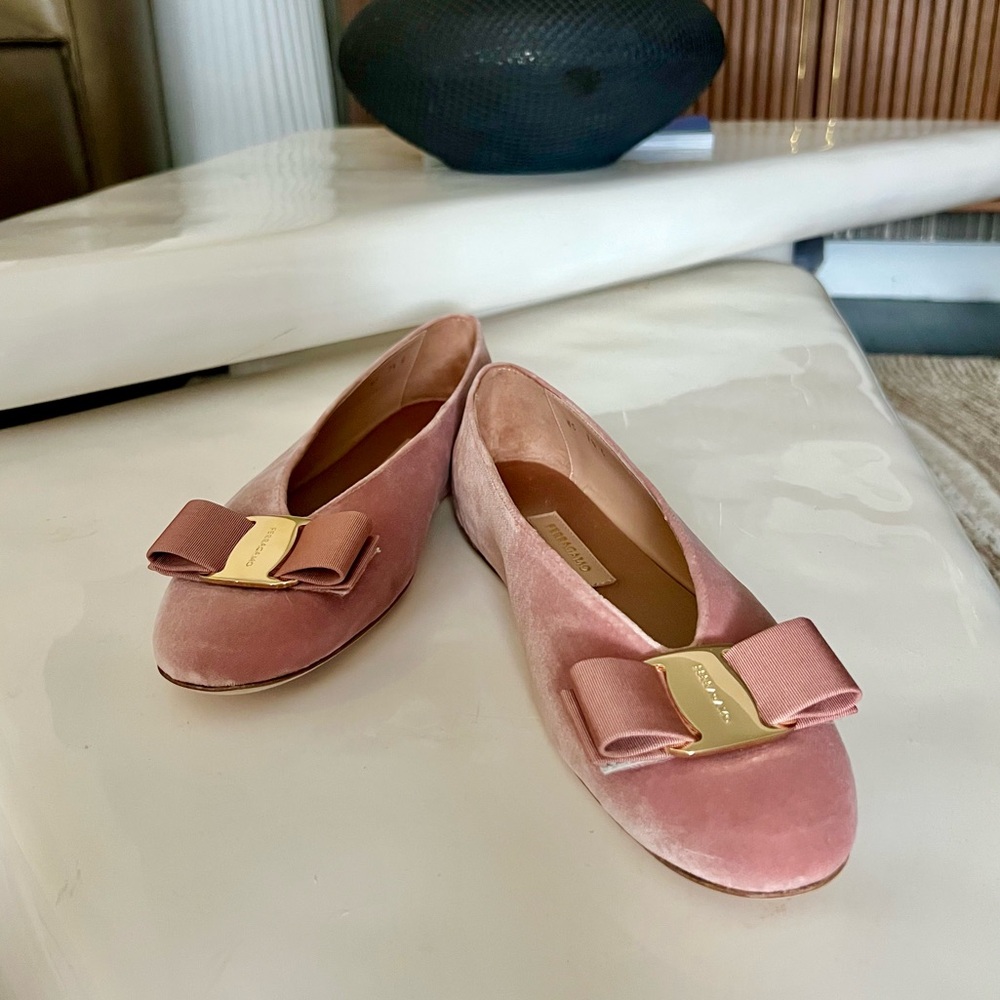 Ferragamo Vanna Flats - Amaretti - 37.5 (7.5 US) - Velvet